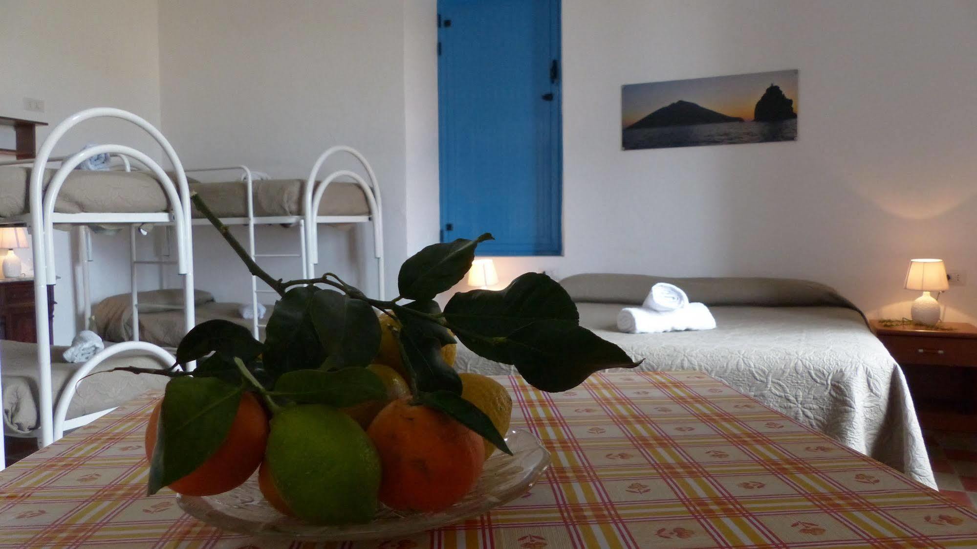 Il Vulcano A Piedi Estrómboli Exterior foto